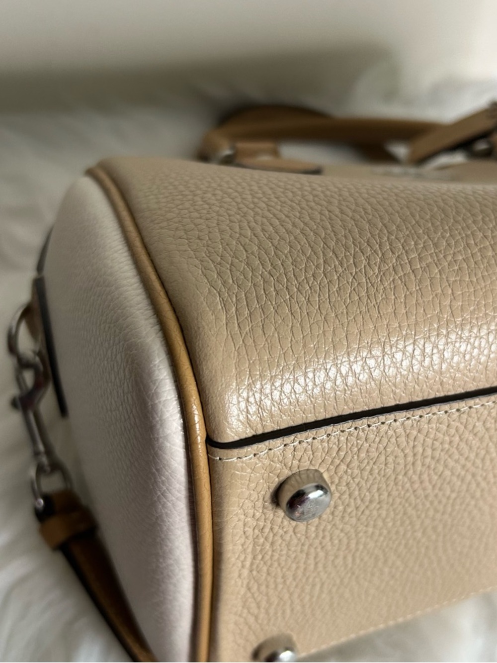 Coach Rowan Satchel Taupe Chalk White Pebbled Leather Bag Excellent - Picture 6 of 13